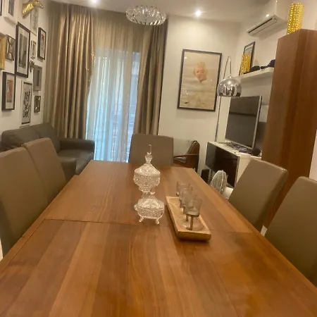 דירה Center